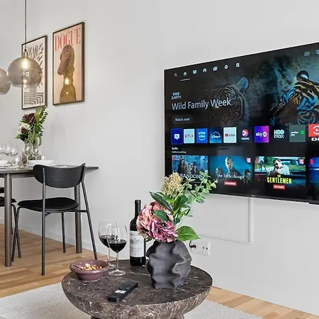 Apartamento Well-equipped, Comfortable In The Middle Of C Odense